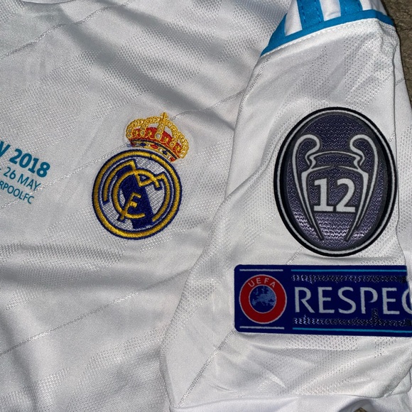 Real Madrid 2017-2018 Jersey retro - Ronaldo 7 - Picture 3 of 5